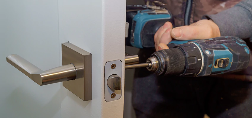 Broken Door Handle Lock Repair in Sunnyslope, California